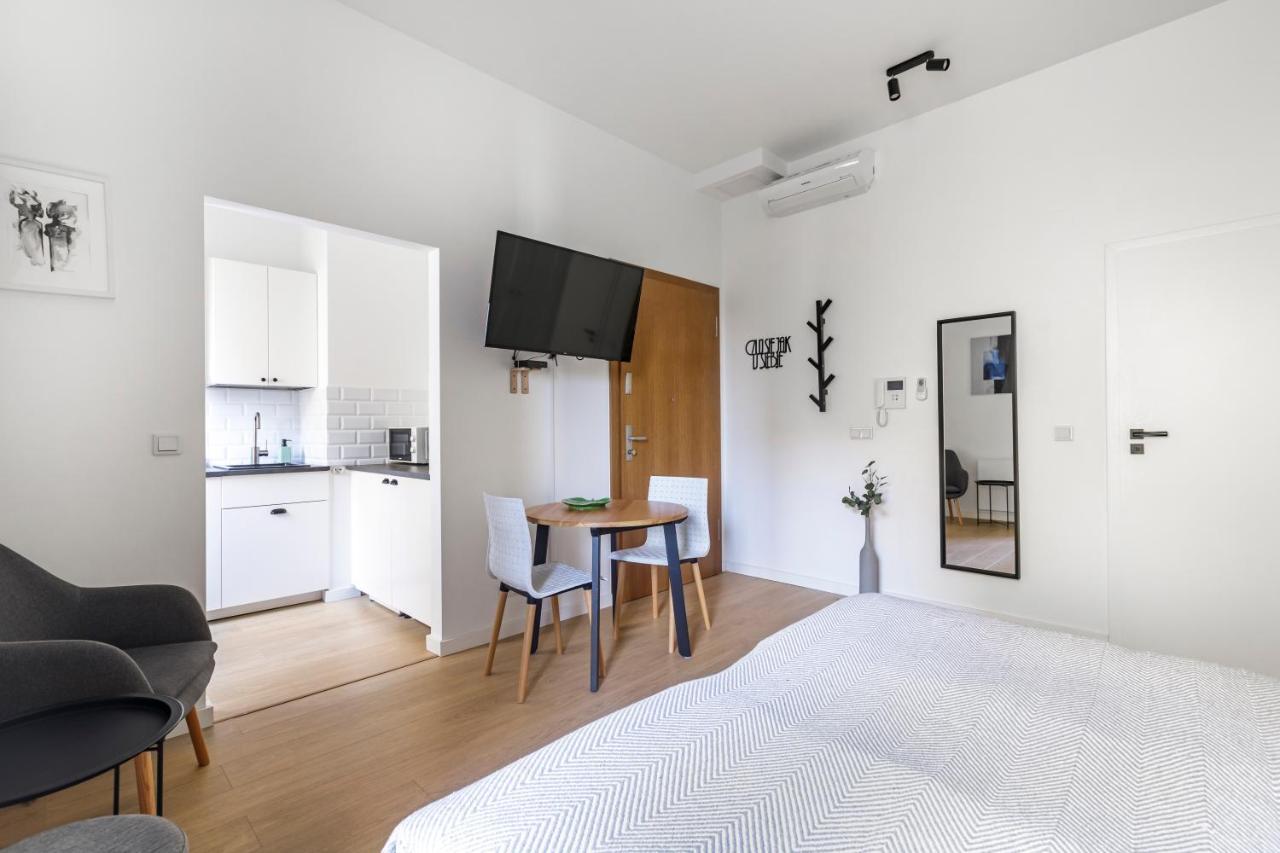 Homewell Apartments Zelazko بوزنان المظهر الخارجي الصورة